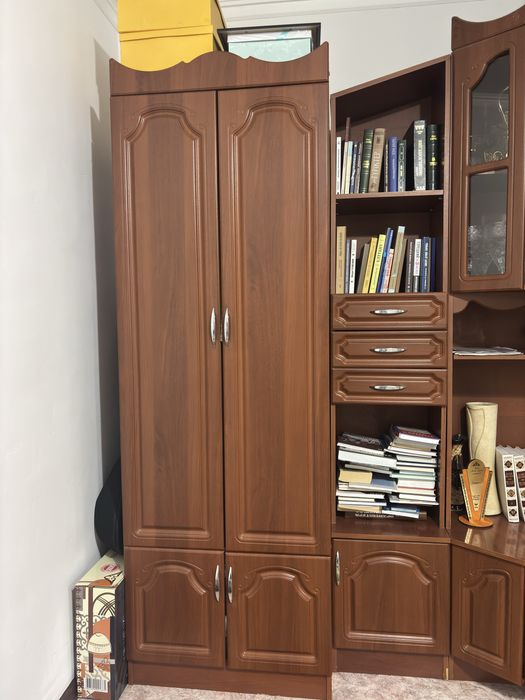Стенка сатылады. Шкаф сатылады