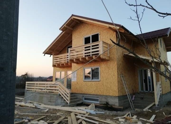 Vindem case pe structura din lemn