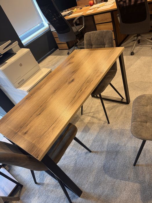 Продаю столы, стулья, стеллаж