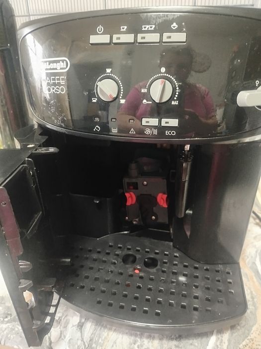 Expresor Delonghi boabe/ măcinată ; Spumator lapte