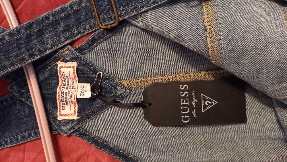 Нов оригинален дамски дънков гащеризон Guess M размер,но отговаря на С