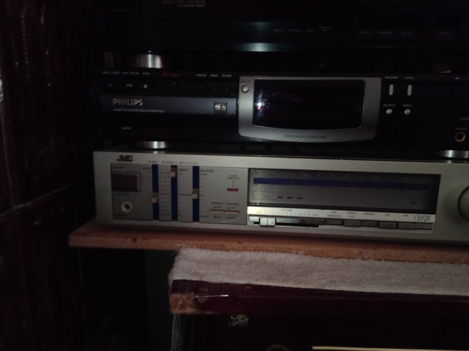 Amplificator cu radio JVC R-K11 . stereo 2x25w