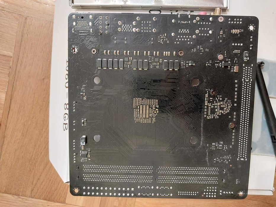 AMD Ryzen 5 5500 + AsRock B550M-ITX/AC Wi-Fi