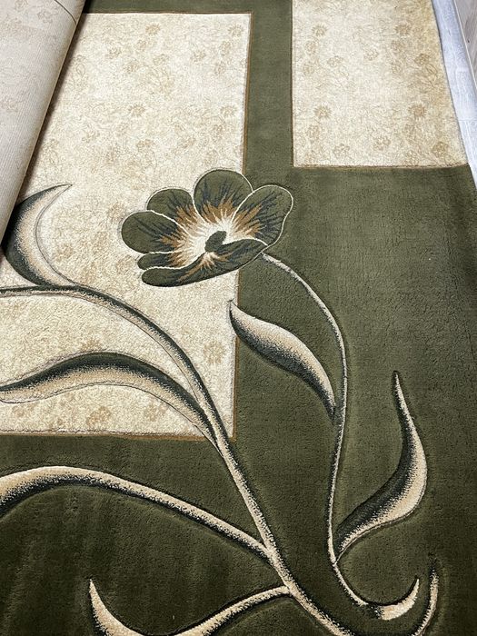 Палас в отличном состоянии