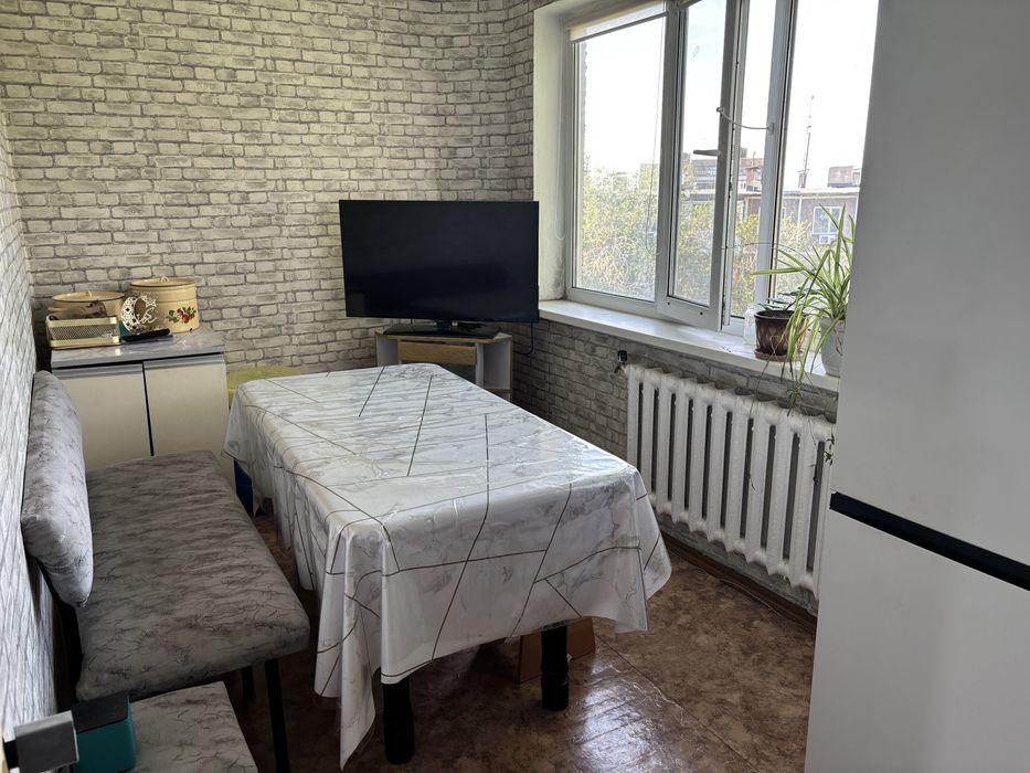 Продою квартиру 3 комнатною