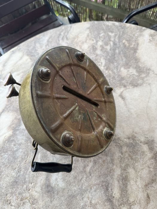 Lampa alama pe benzina din secolul XX camping de colectie deco