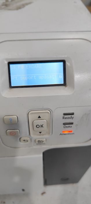 Imprimanta color HP LaserJet defecta