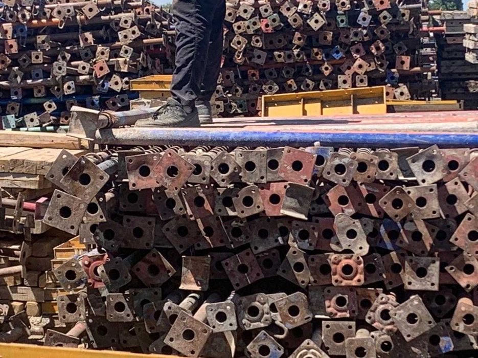 Продам телескопические стойки от 2 м