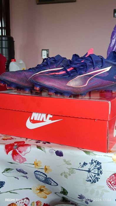 футболни бутонки. Adidas F50, Puma Ultra