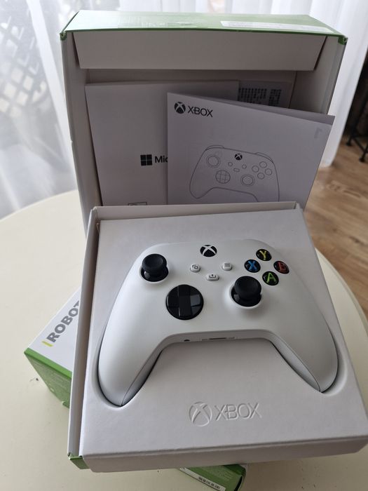 Controler NOU wireless Microsoft Xbox Series X/S în culoarea Robot White