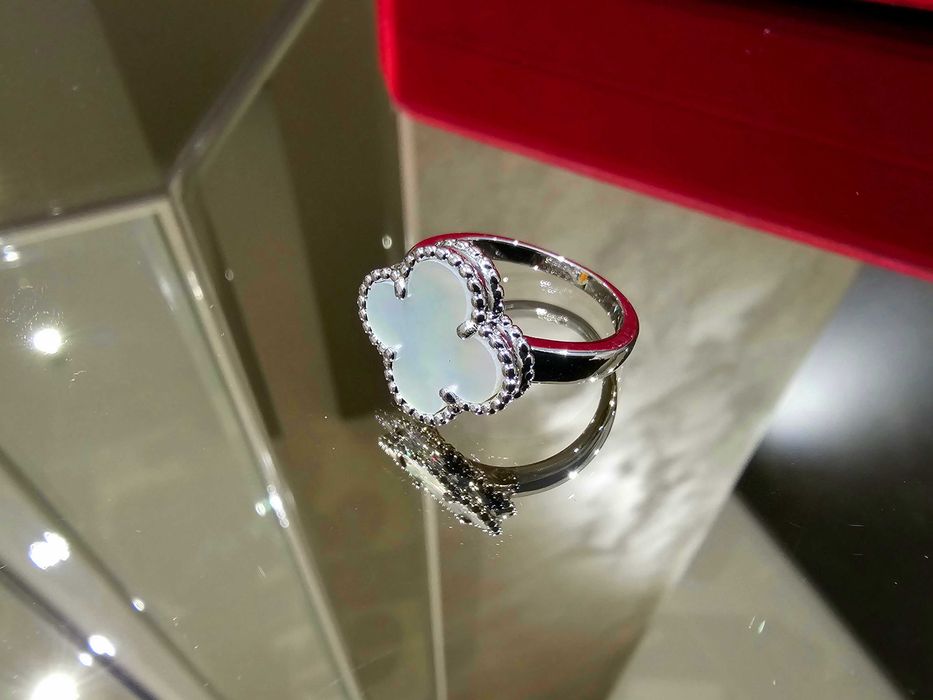 Van Cleef & Arpels VCA Silver Mother Alhambra Clover Дамски Пръстен
