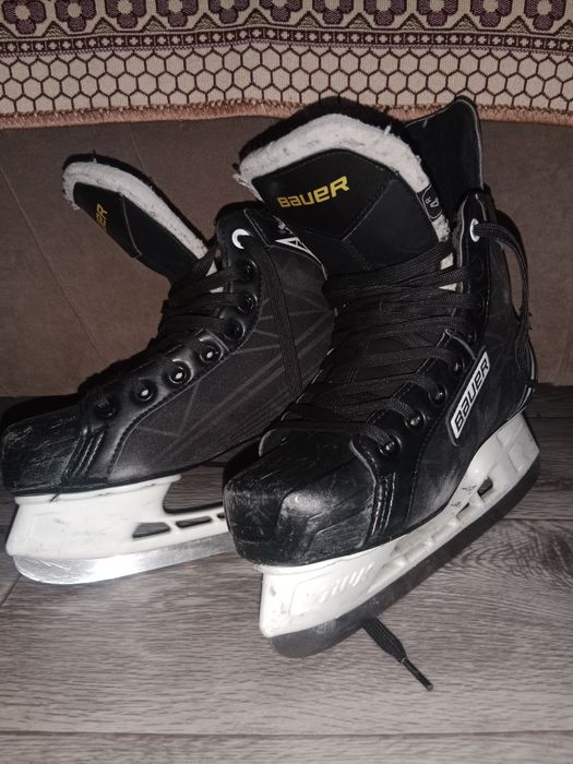 Продам коньки бауер