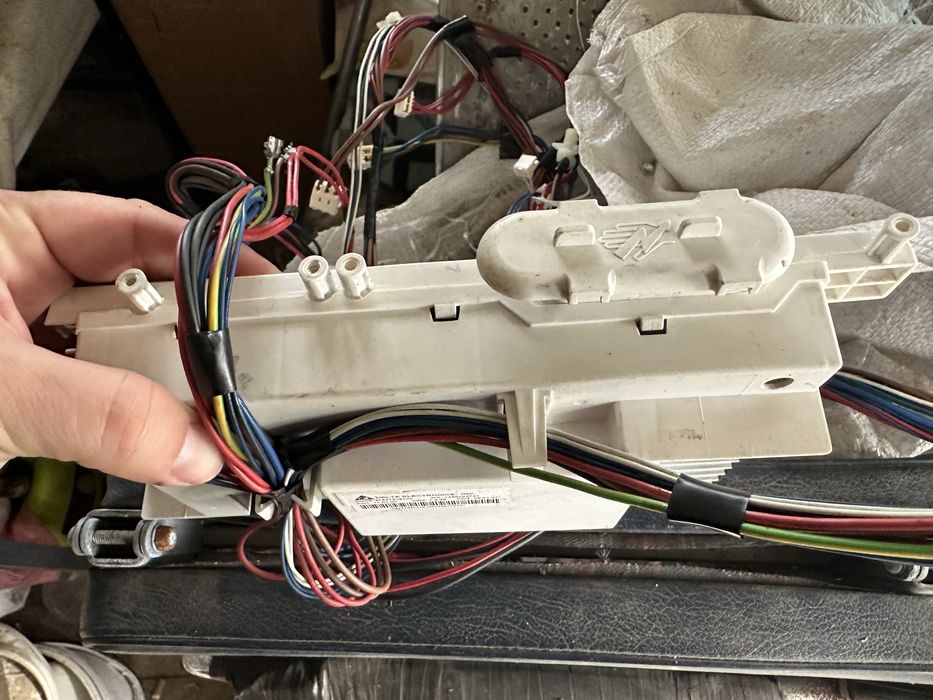 Пералня Indesit XWA 81283 на части