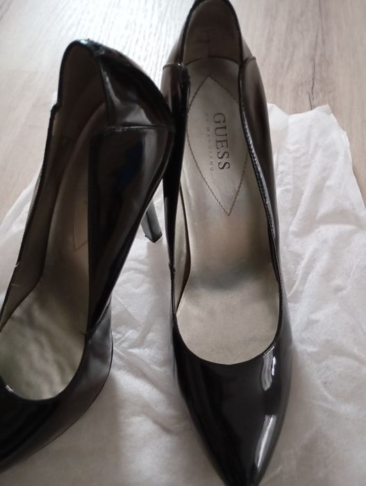 Pantofi eleganți Guess