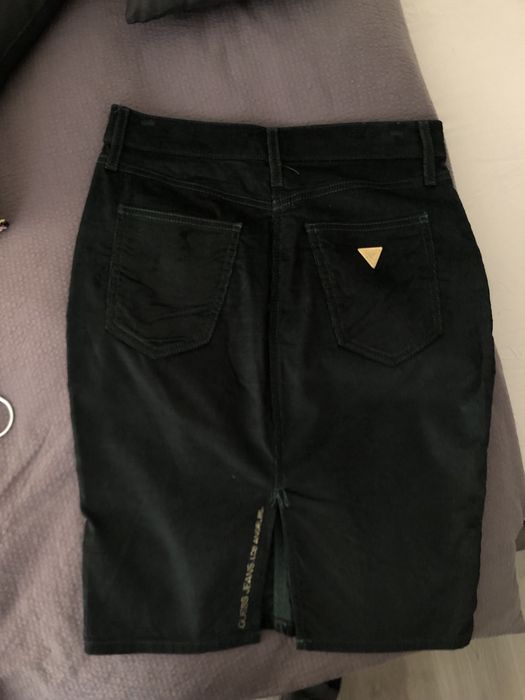 Fusta Guess, din catifea.