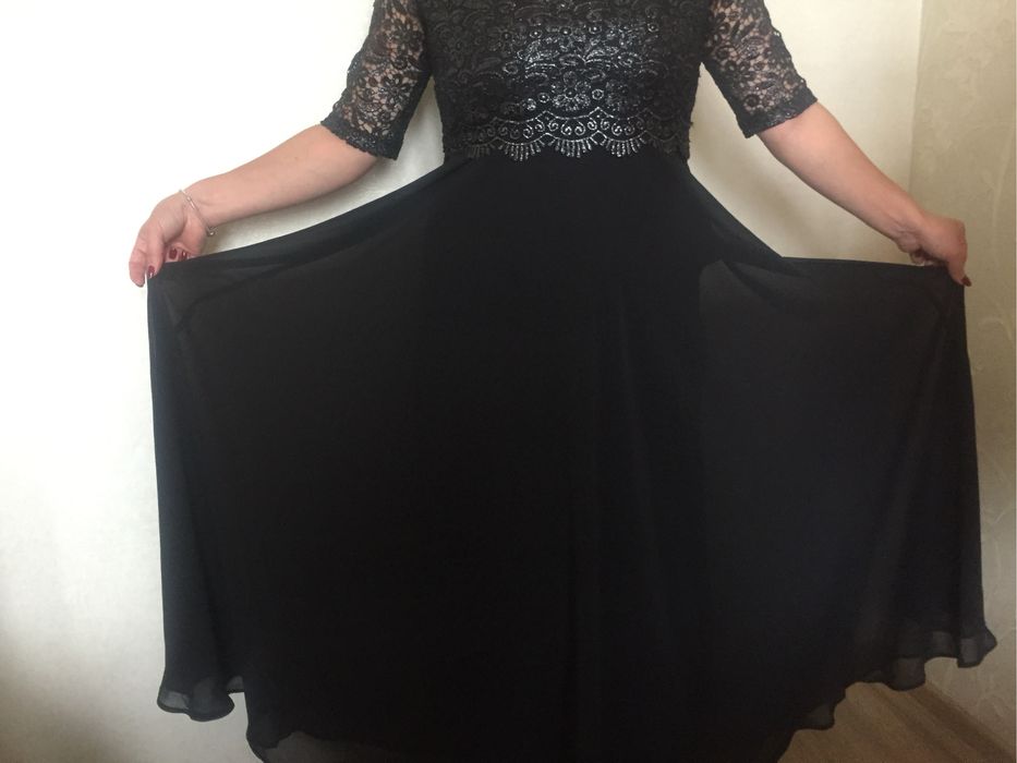 Вечернее черное платье