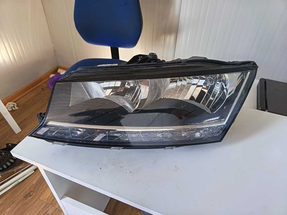 Far stanga Skoda Fabia 3 Facelift 2017-2021 LED
