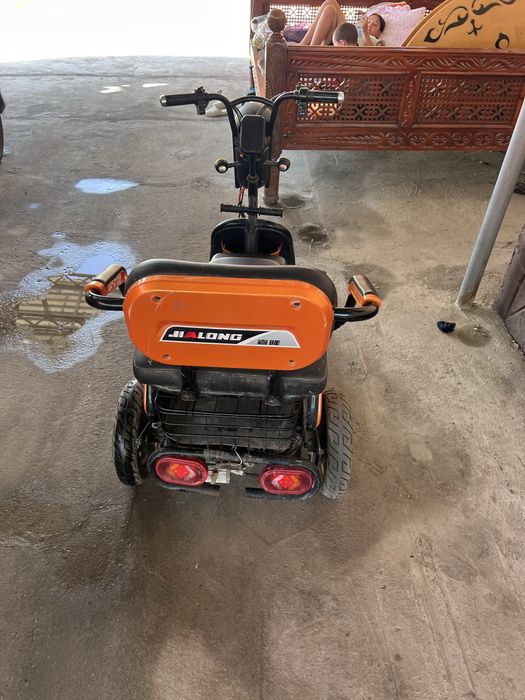 Продам трицикил электроный