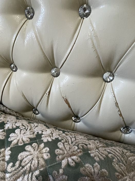 Продам спальный гарнитур