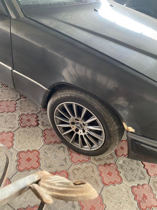 Продам мерседес 124
