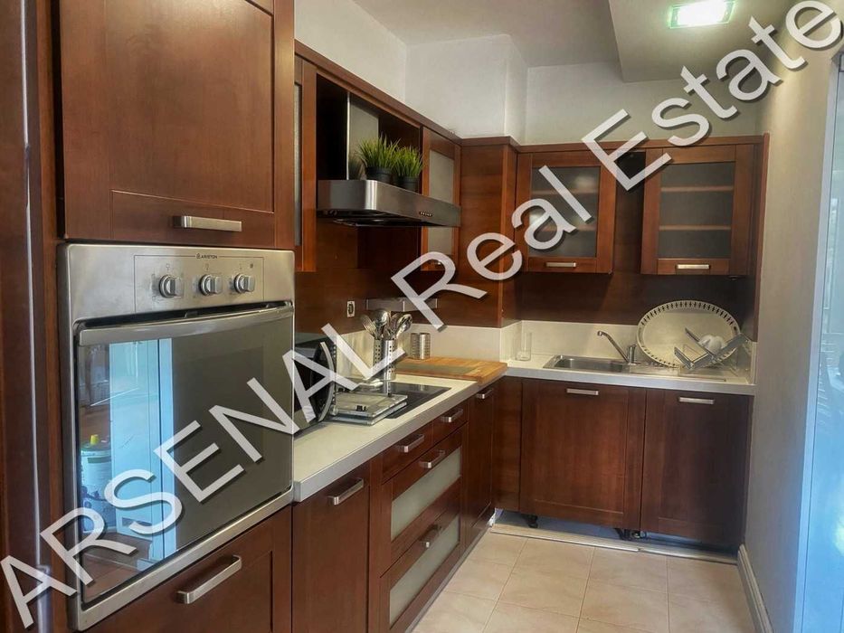 Дава се под наем Четиристаен апартамент в София, Иван Вазов - 142 кв.м за 1800 € - Снимка #1