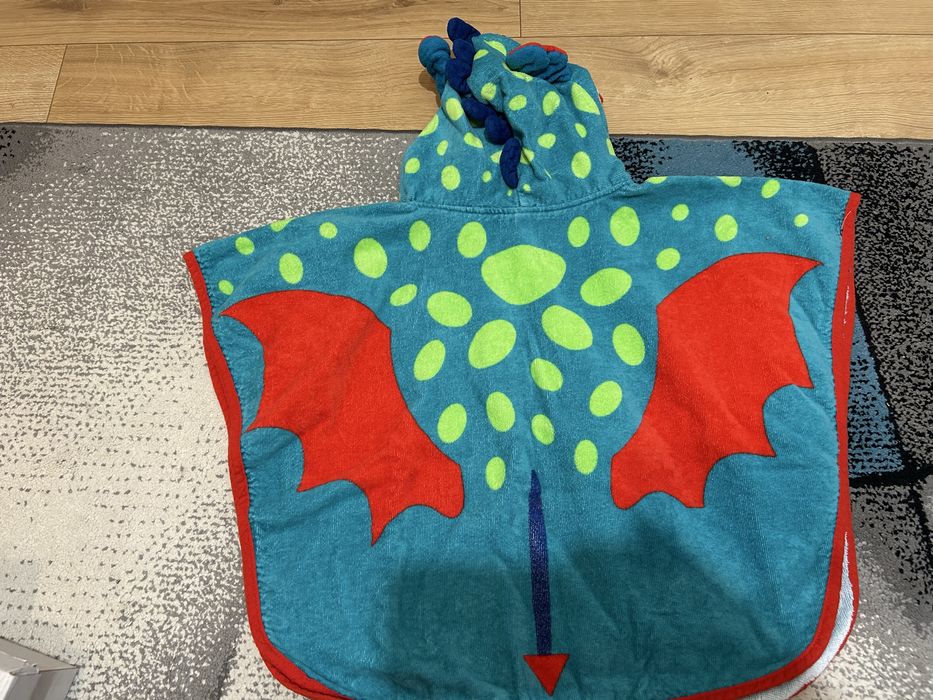 Poncho cu gluga model Dragon