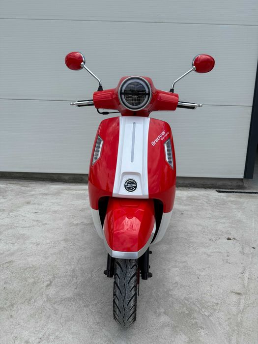 Scuter nou model Freya Breckner necesita permis