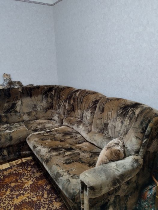 Отдам даром диван
