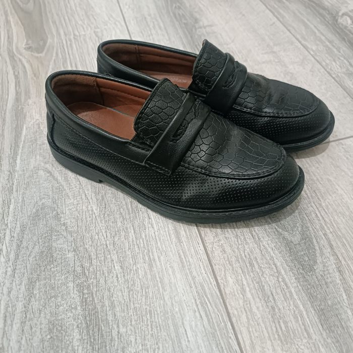 Углимни оёқ кийимлари арзон нархларда бераман