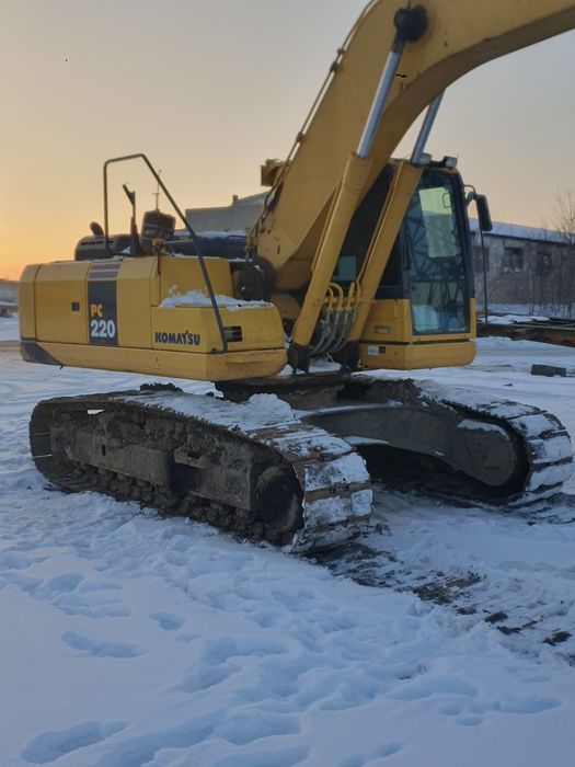 Экскаватор Коматсу 220-8