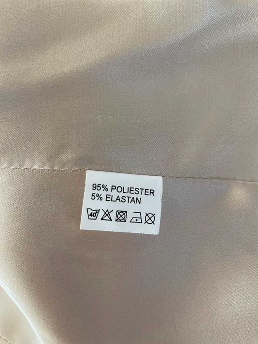 Compleu cu fusta roz, de zi