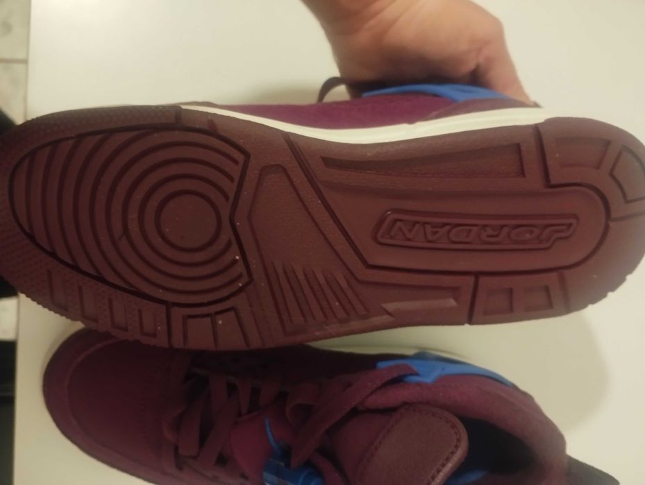 Nike spizike low винено червено