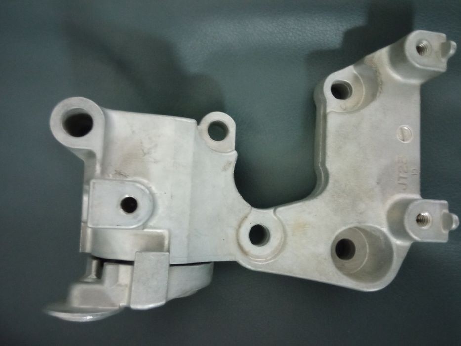 Натяжитель ремня.