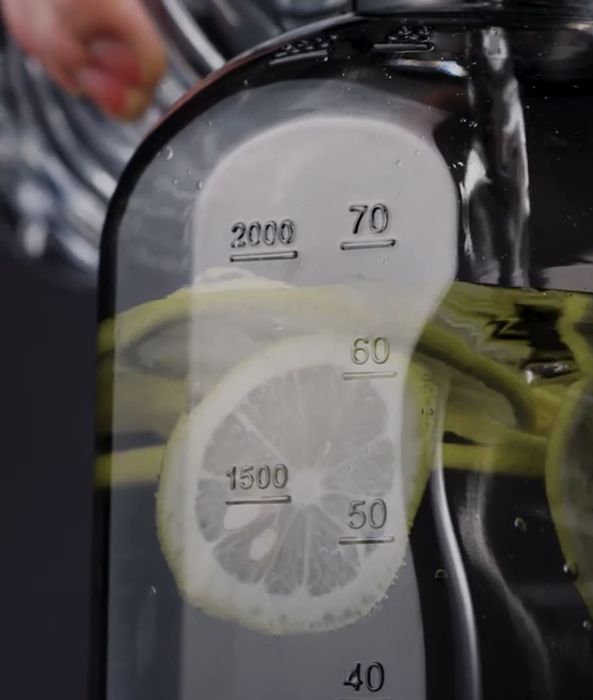 Продам бутылку для воды