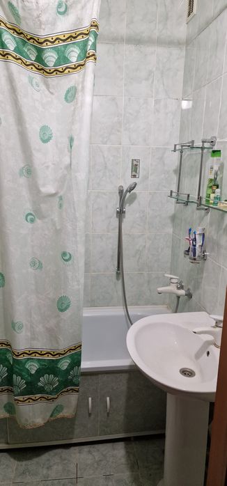 Продам квартиру 3 комнатную