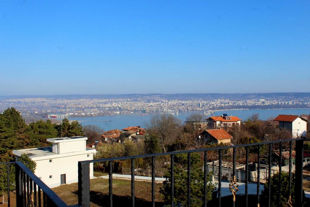 Продава се Къща в Варна, Галата - 380 кв.м за 1422 €/кв.м - Снимка #4