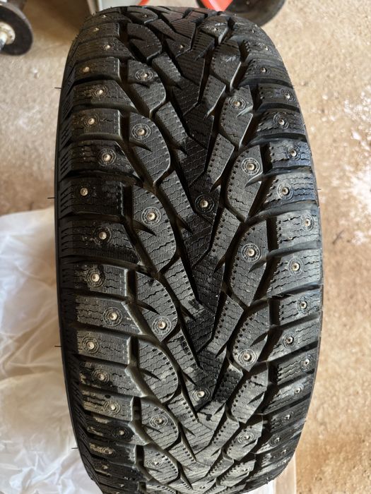 Зимние шины 265/65R17 (4 шт.)