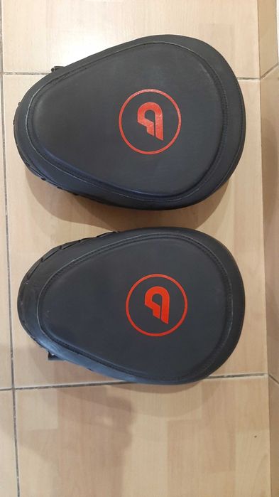 Боксерские кожаные лапы