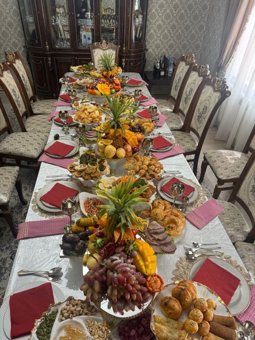 Продаются стол и стулья