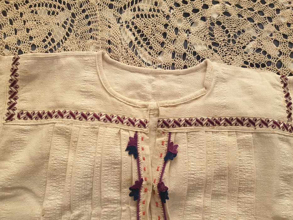 Автентични ризи  от народна носия