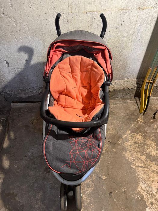 Коляска в отличном состояние