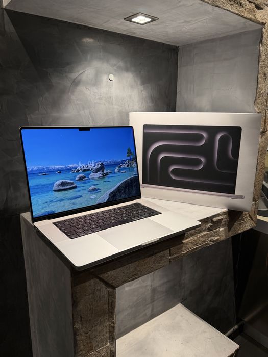 КАТО ЧИСТО НОВ Macbook Pro M4 MAX 16" 36 GB / 1 TB