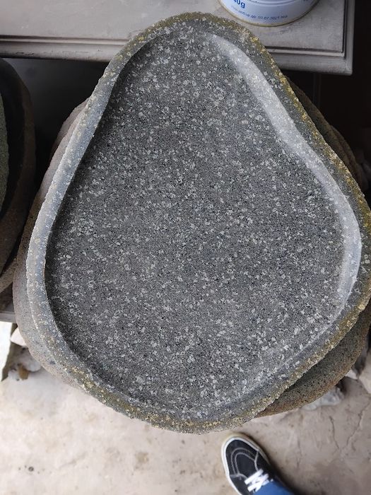 Чинии от естествен камък