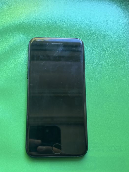 Vand Iphone 7 jet black 128gb