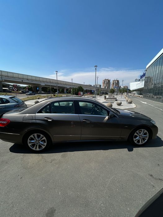 MERCEDES-BENZ E-Class 2012 — imagine 4