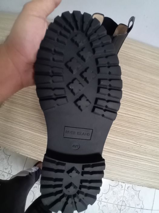 Ghete  noi de vanzare