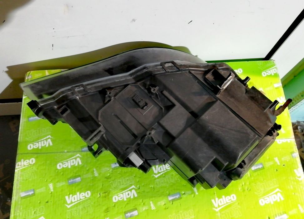 Фар Фарове за BMW M6 Е63 Е64 / БМВ 6 Е63 Е64 Dynamic-Xenon.