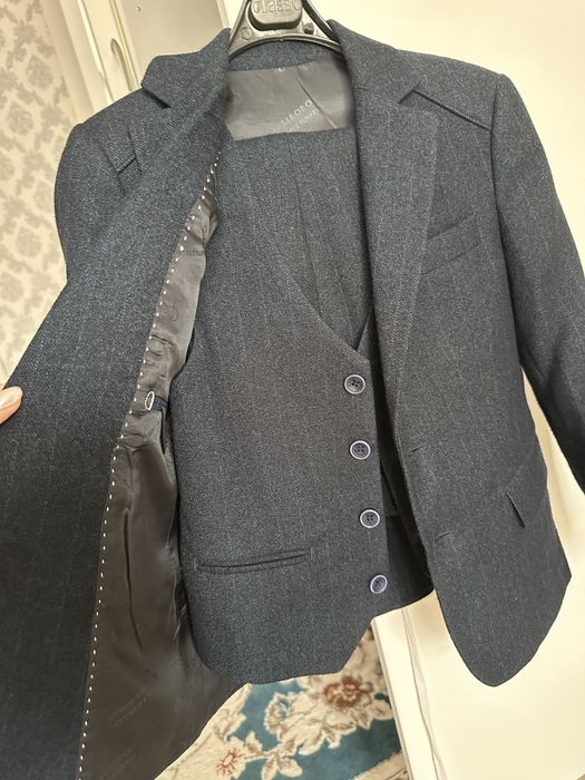 Продам тройку костюм