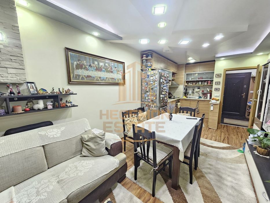 Продава се Двустаен апартамент в Варна, Трошево - 67 кв.м за 1127 €/кв.м - Снимка #2