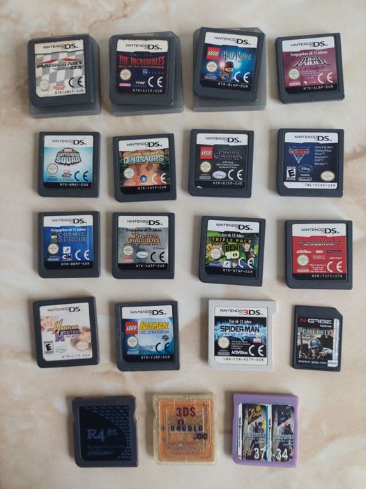 Vând lot 14 jocuri Nintendo DS originale în stare f bună //poză reală